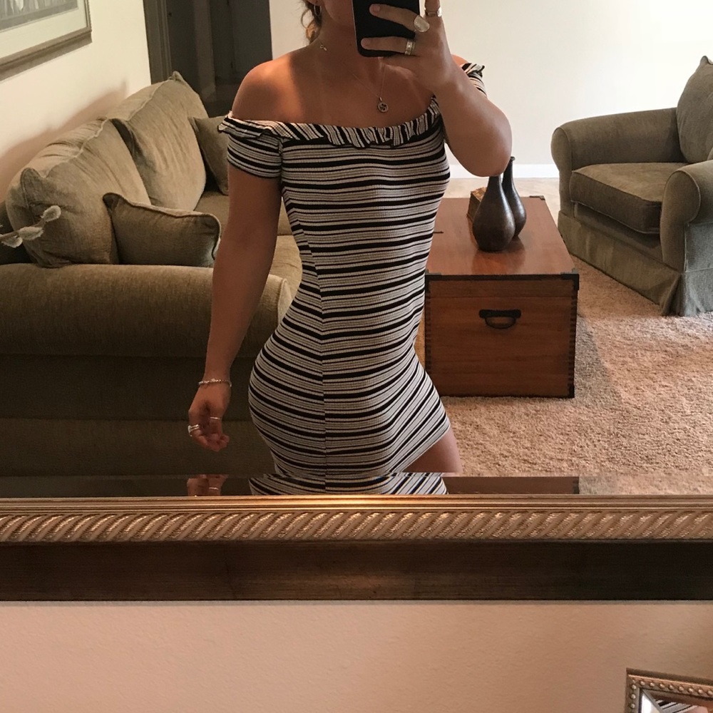Dress never worn. (I bought 2 on accident)